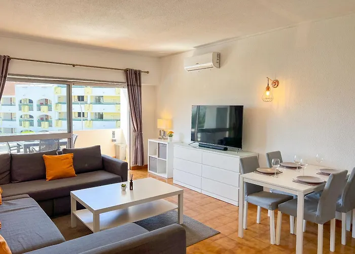 Apartment Cozy 1-bedroom Apartment, Pool, *