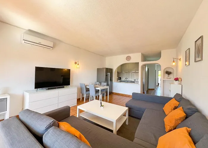 Cozy 1-bedroom Apartment, Pool, 알부페이라