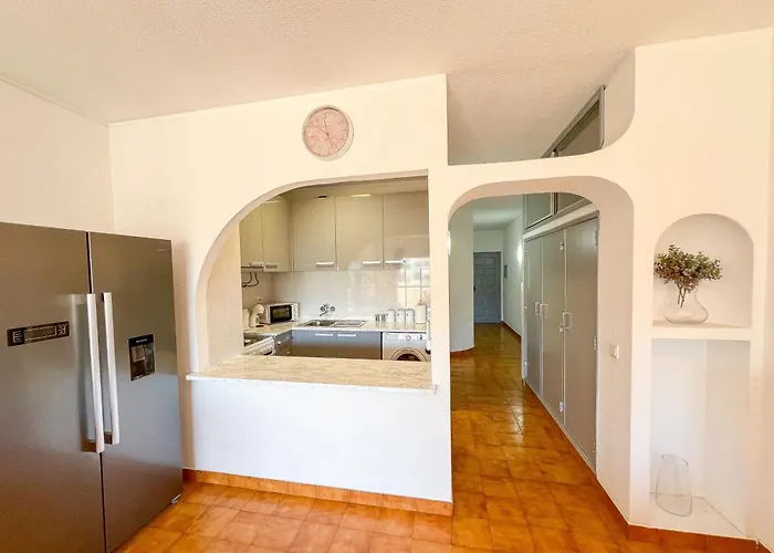 Cozy 1-bedroom Apartment, Pool, 알부페이라