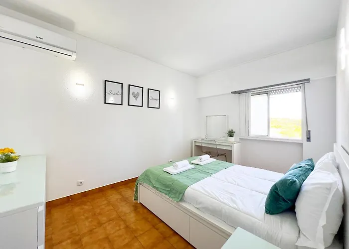 Apartment Cozy 1-bedroom Apartment, Pool, *