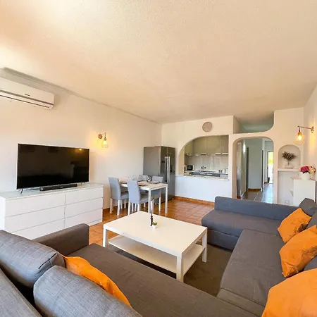 Cozy 1-bedroom Apartment, Pool, アルブフェイラ