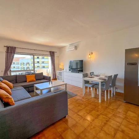 Cozy 1-bedroom Apartment, Pool, アルブフェイラ